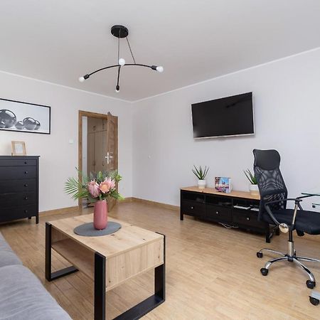 Pleasant Apartment With Terrace Cracow By Noclegi Renters كراكوفيا المظهر الخارجي الصورة