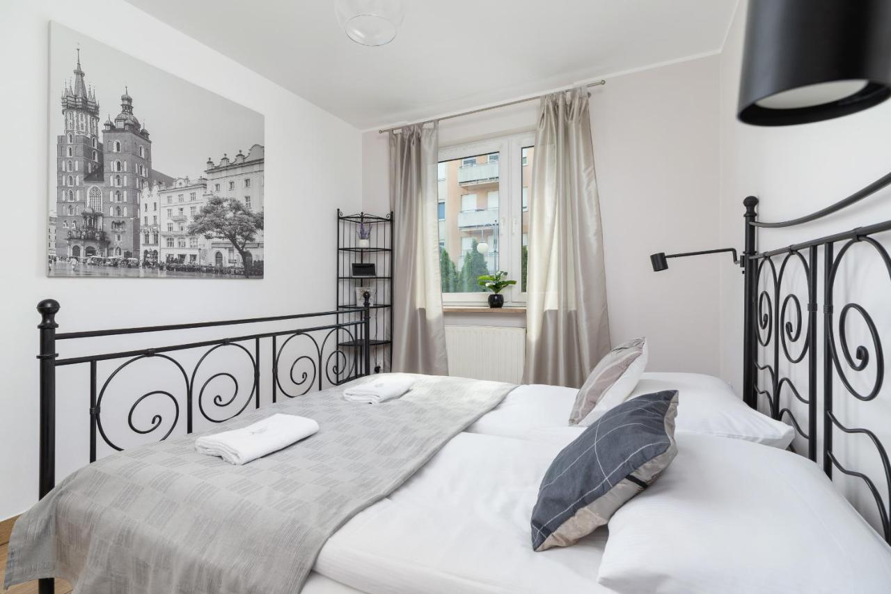 Pleasant Apartment With Terrace Cracow By Noclegi Renters كراكوفيا المظهر الخارجي الصورة
