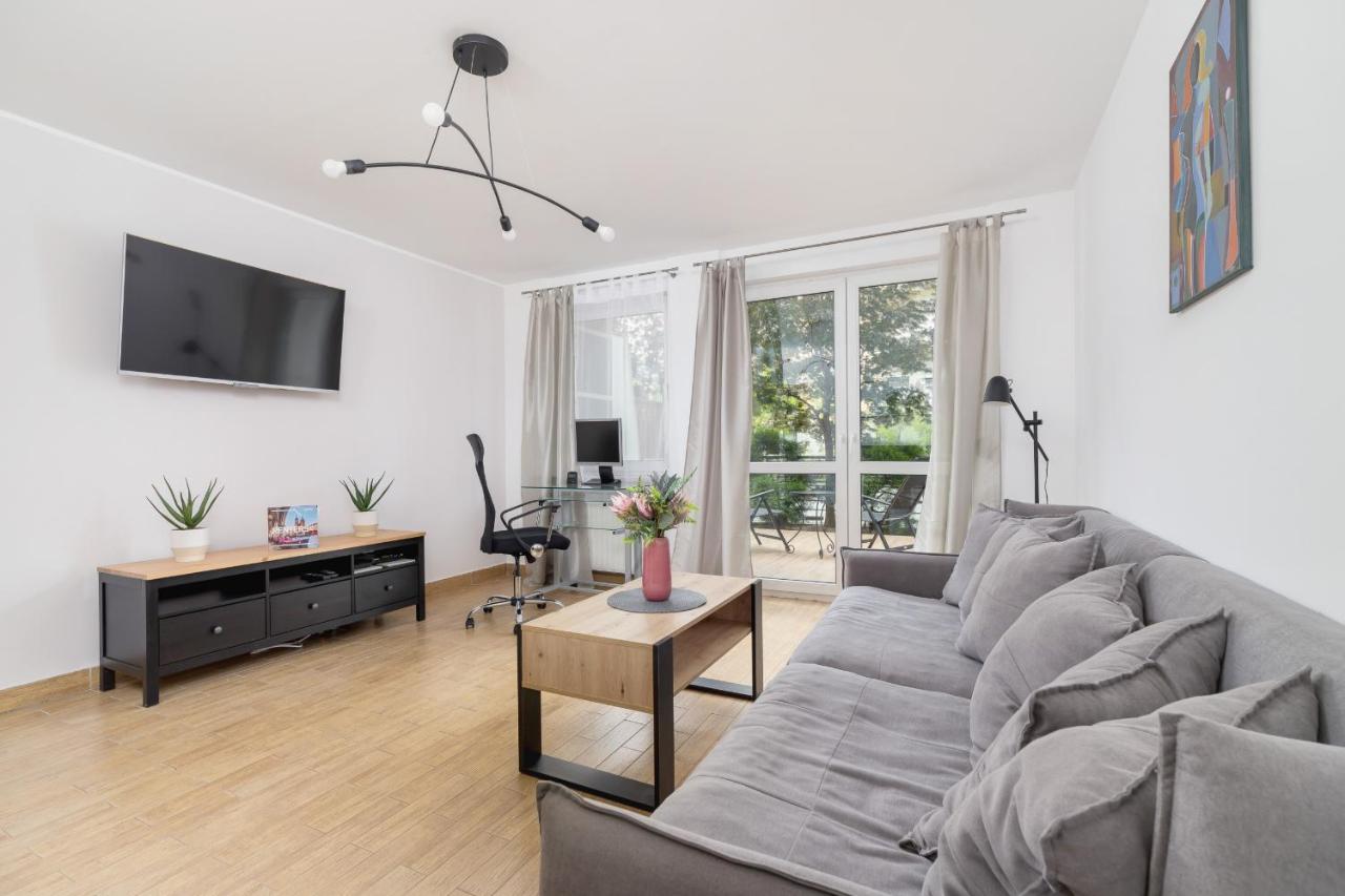 Pleasant Apartment With Terrace Cracow By Noclegi Renters كراكوفيا المظهر الخارجي الصورة