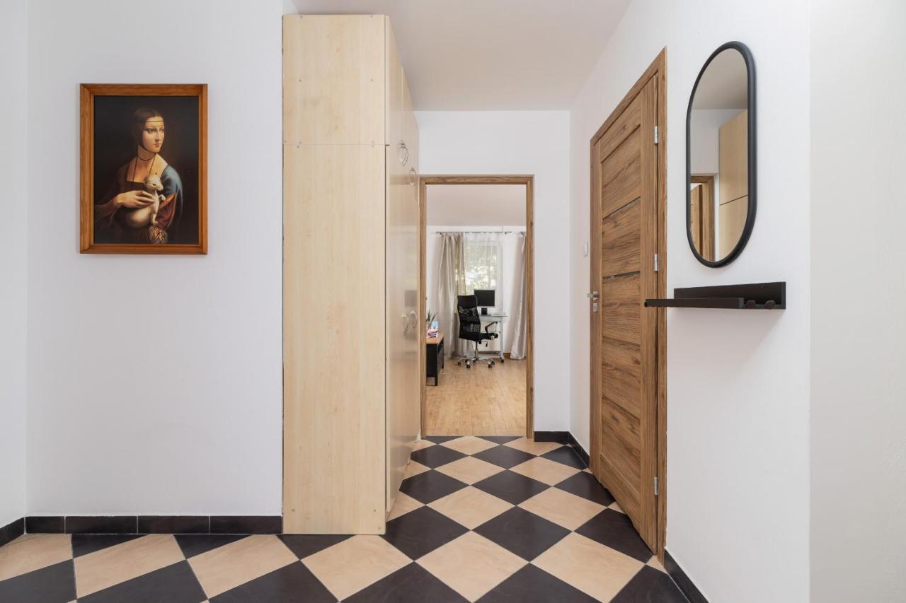 Pleasant Apartment With Terrace Cracow By Noclegi Renters كراكوفيا المظهر الخارجي الصورة