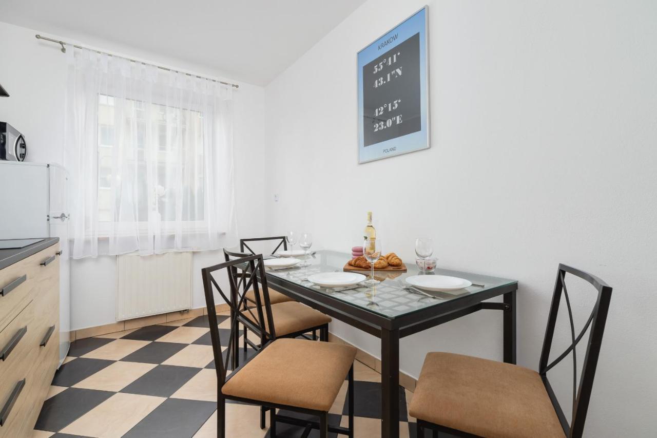Pleasant Apartment With Terrace Cracow By Noclegi Renters كراكوفيا المظهر الخارجي الصورة